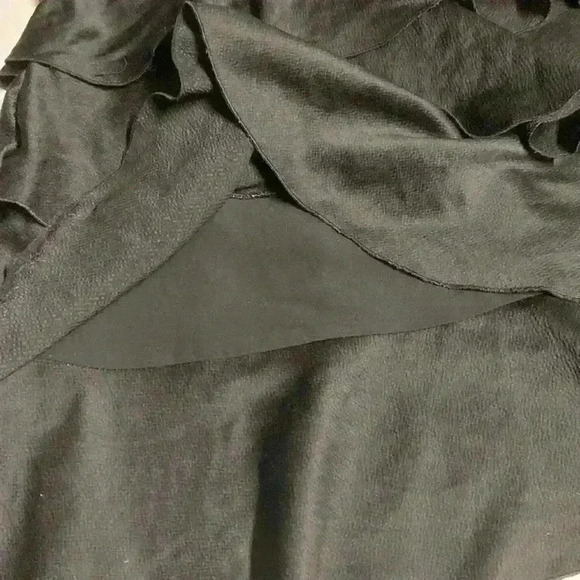 H&M ruffle short skirt size 6 - Picture 4 of 6